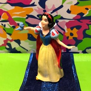 Snow White figurine w/ bluebird